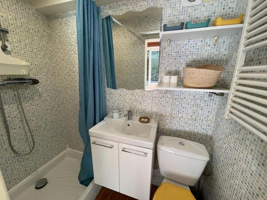 Apartment Charmante Maison Dans Jardin, Calme, 55m2- 2ch, Metro, Tres Proche Paris