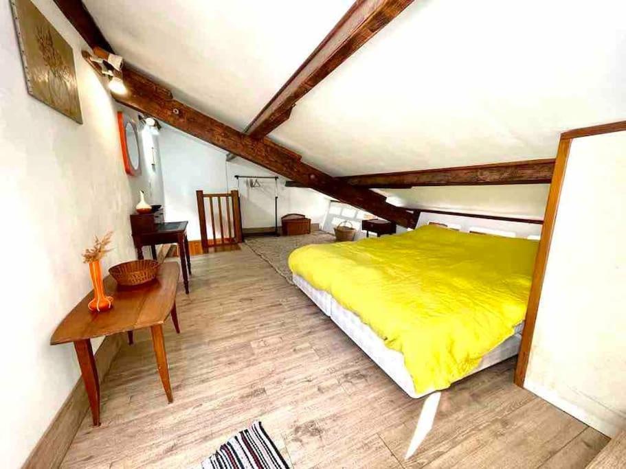 Charmante Maison Dans Jardin, Calme, 55m2- 2ch, Metro, Tres Proche Paris